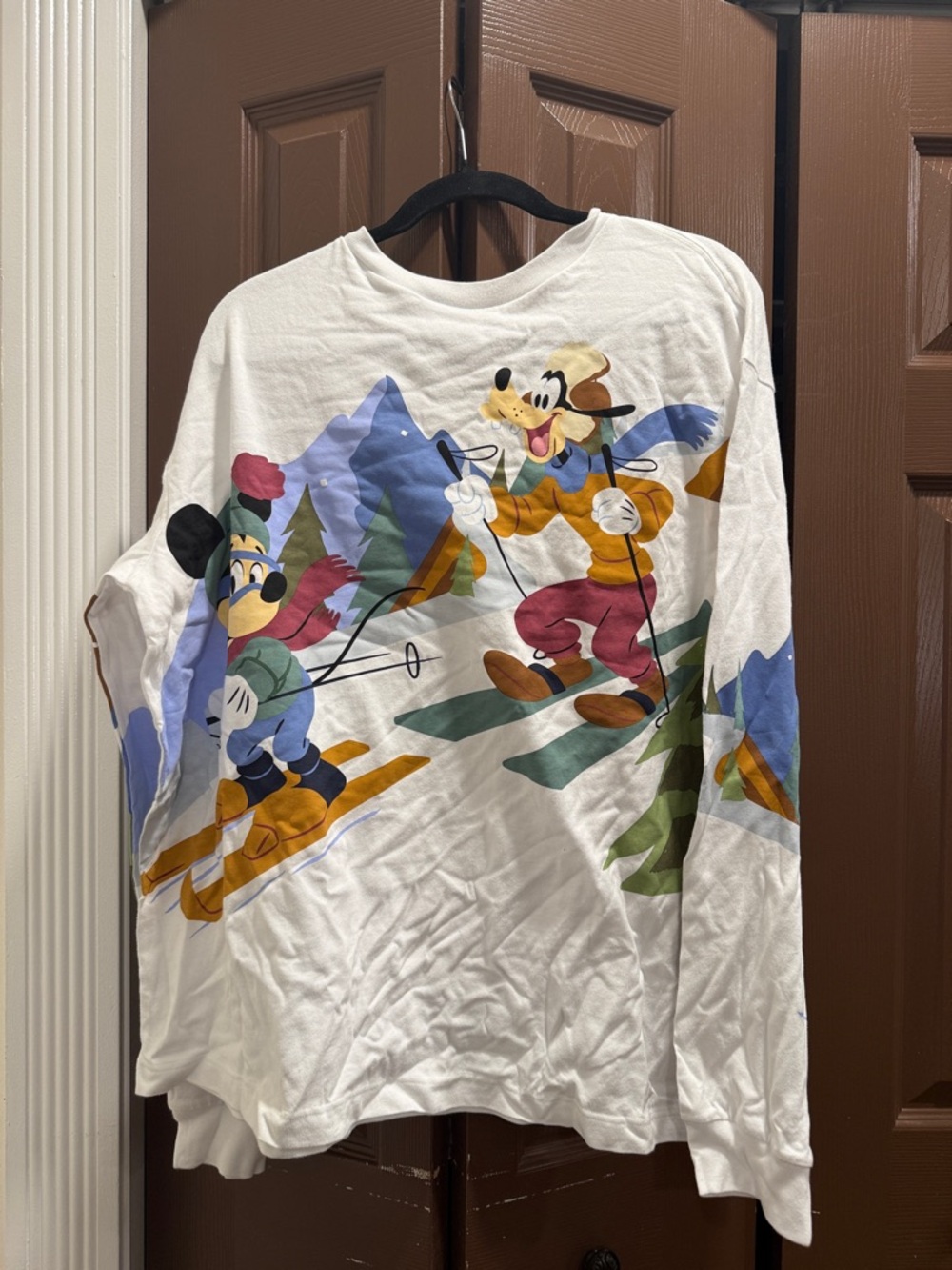 Disney White Long Sleeve Skiing Mickey & Goofy Graphic Tee